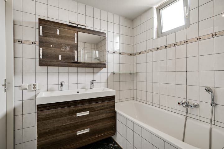 Twee-onder-één-kap te koop: Margrietlaan 24, Roermond