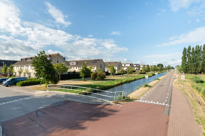 Tussenwoning te koop: Zwarte Meerstraat 1, Berkel En Rodenrijs
