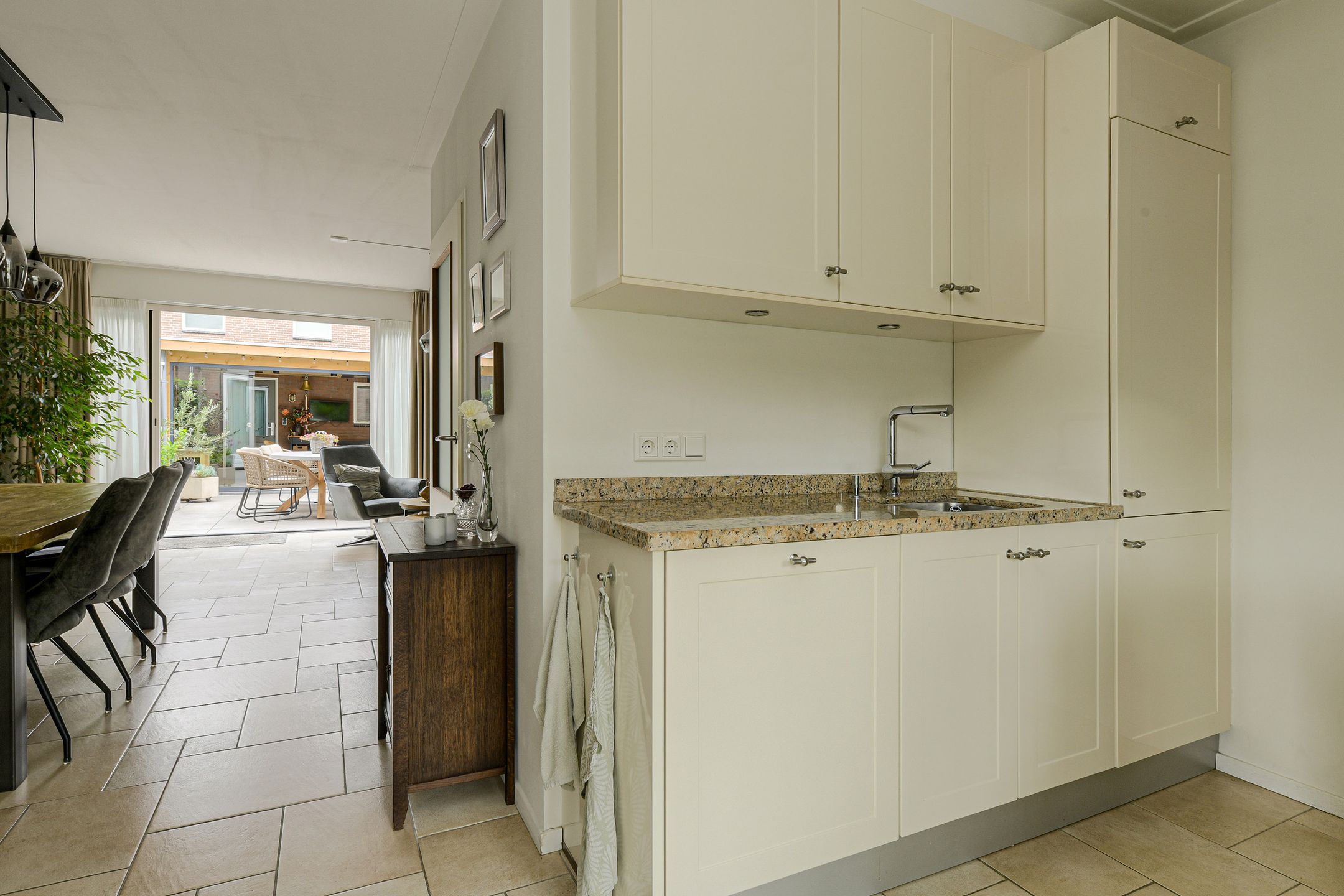 Photo 21 of Roemer Visscherstraat 23