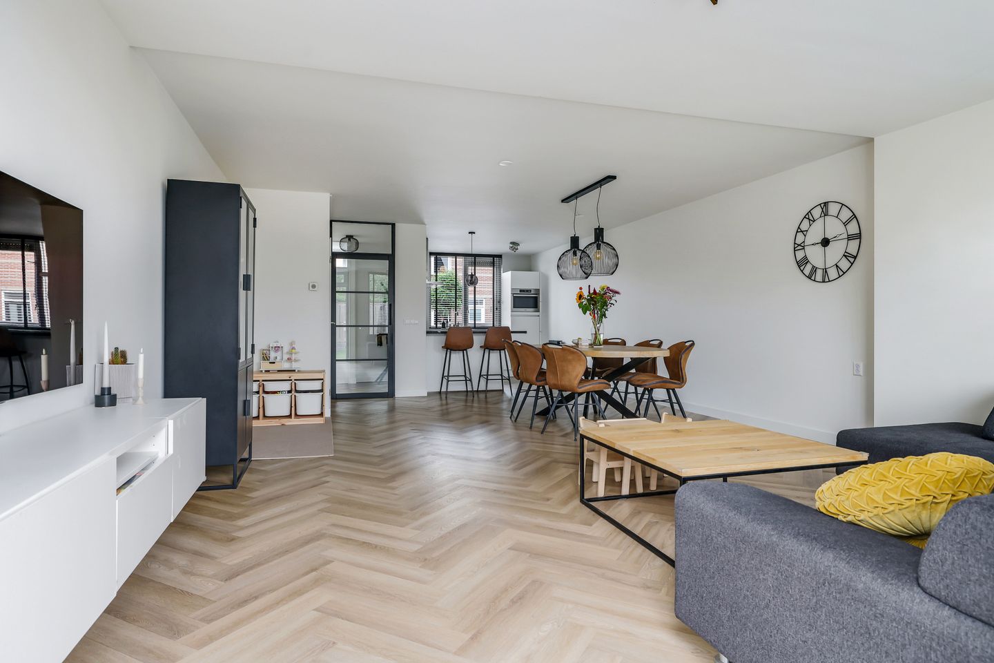 Photo 4 of Schoutstraat 16