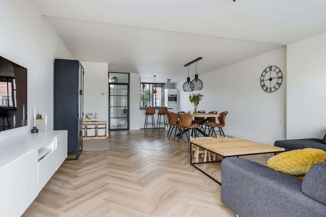 Photo 16 of Schoutstraat 16