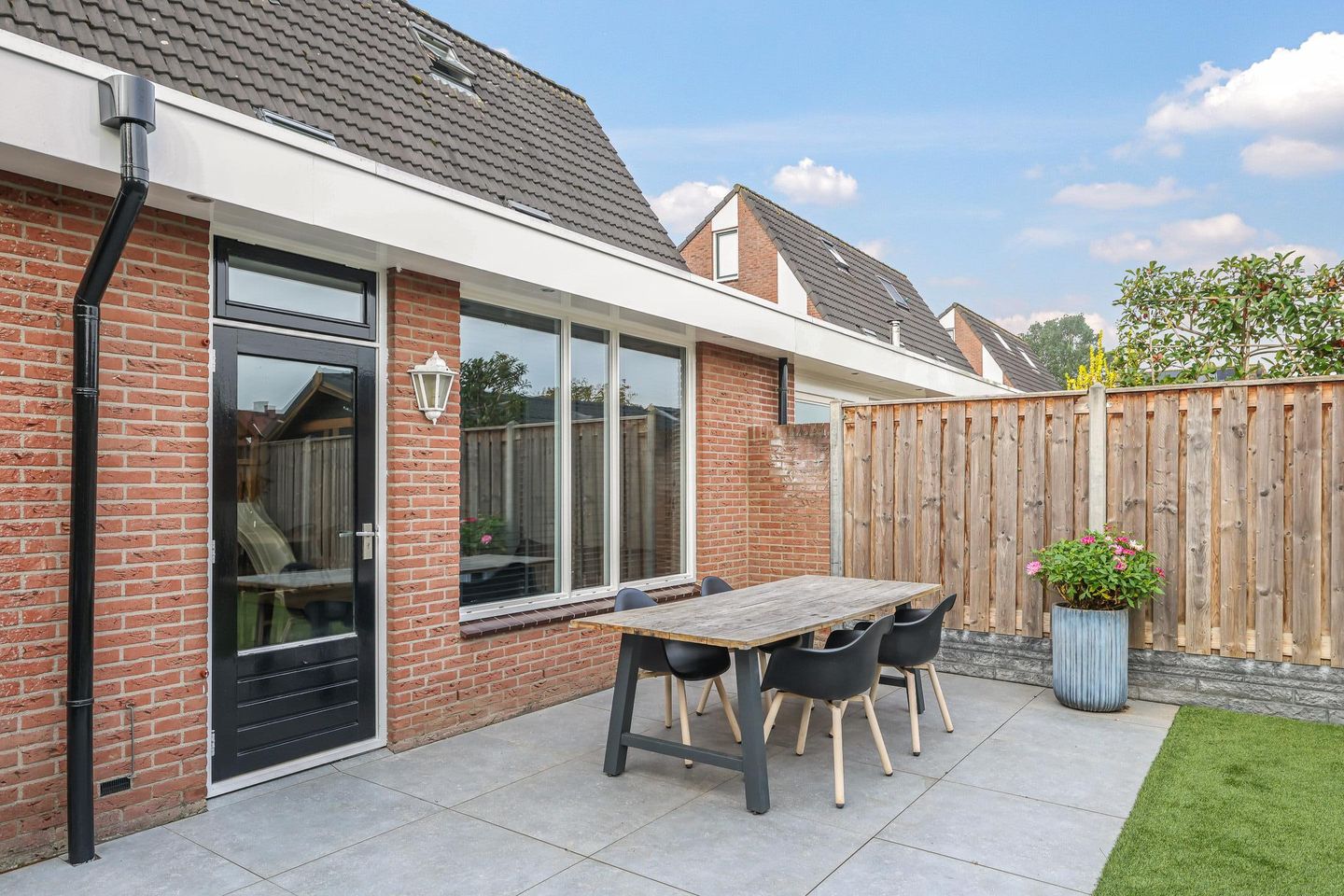 Photo 35 of Schoutstraat 16