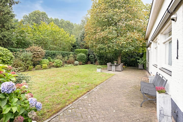 Vrijstaande woning te koop: Van Heukelomstraat 8, Weert