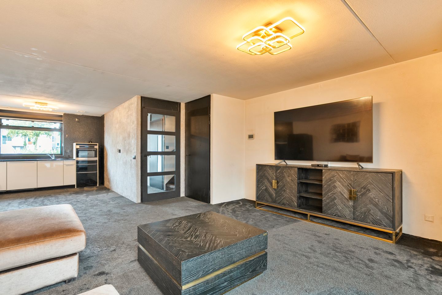 Photo 10 of Verhulststraat 28