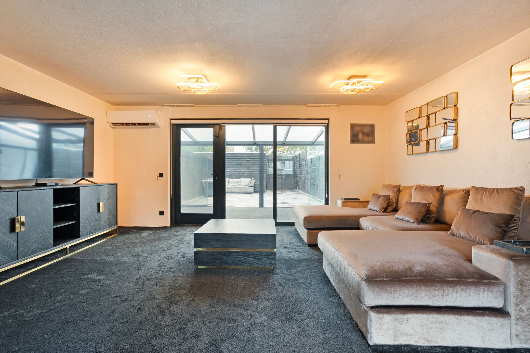 Photo 12 of Verhulststraat 28
