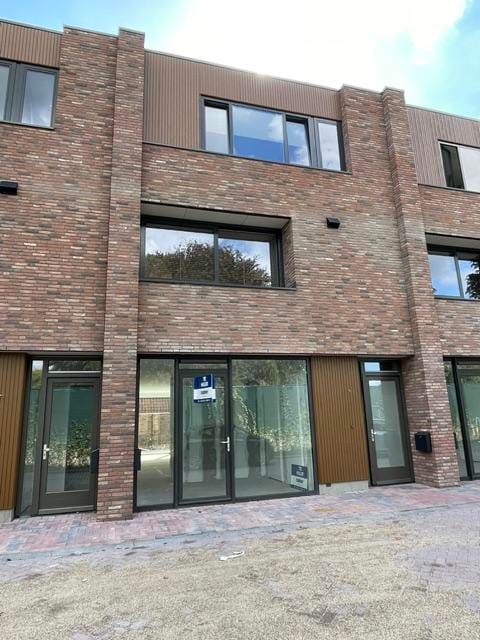 View photo 2 of Laarstraat