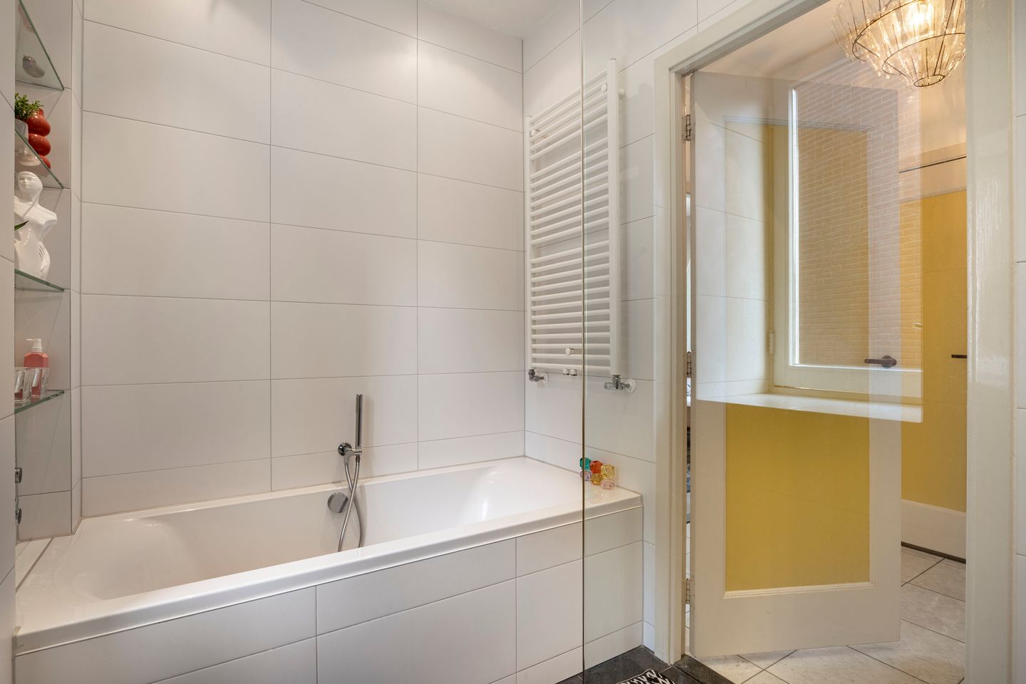Photo 34 of Burgstraat 60