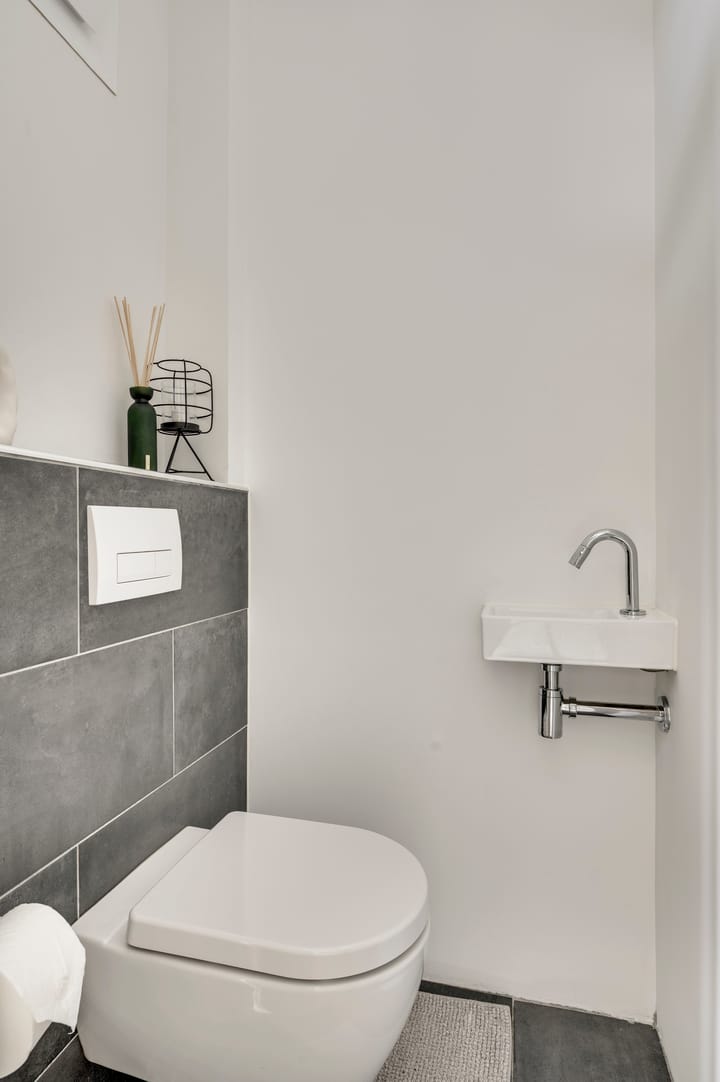 Tussenwoning te koop: Maesenburg 18, Weert