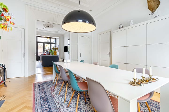 Tussenwoning te koop: Laan Copes van Cattenburch 72, 'S-Gravenhage