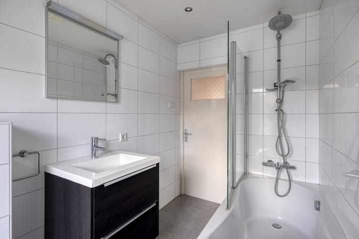 Hoekwoning te koop: Zeisstraat 1, Breda