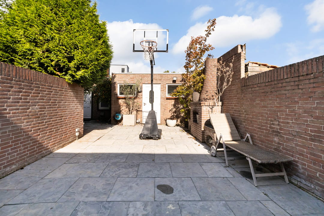 Photo 41 of Willemstraat 3