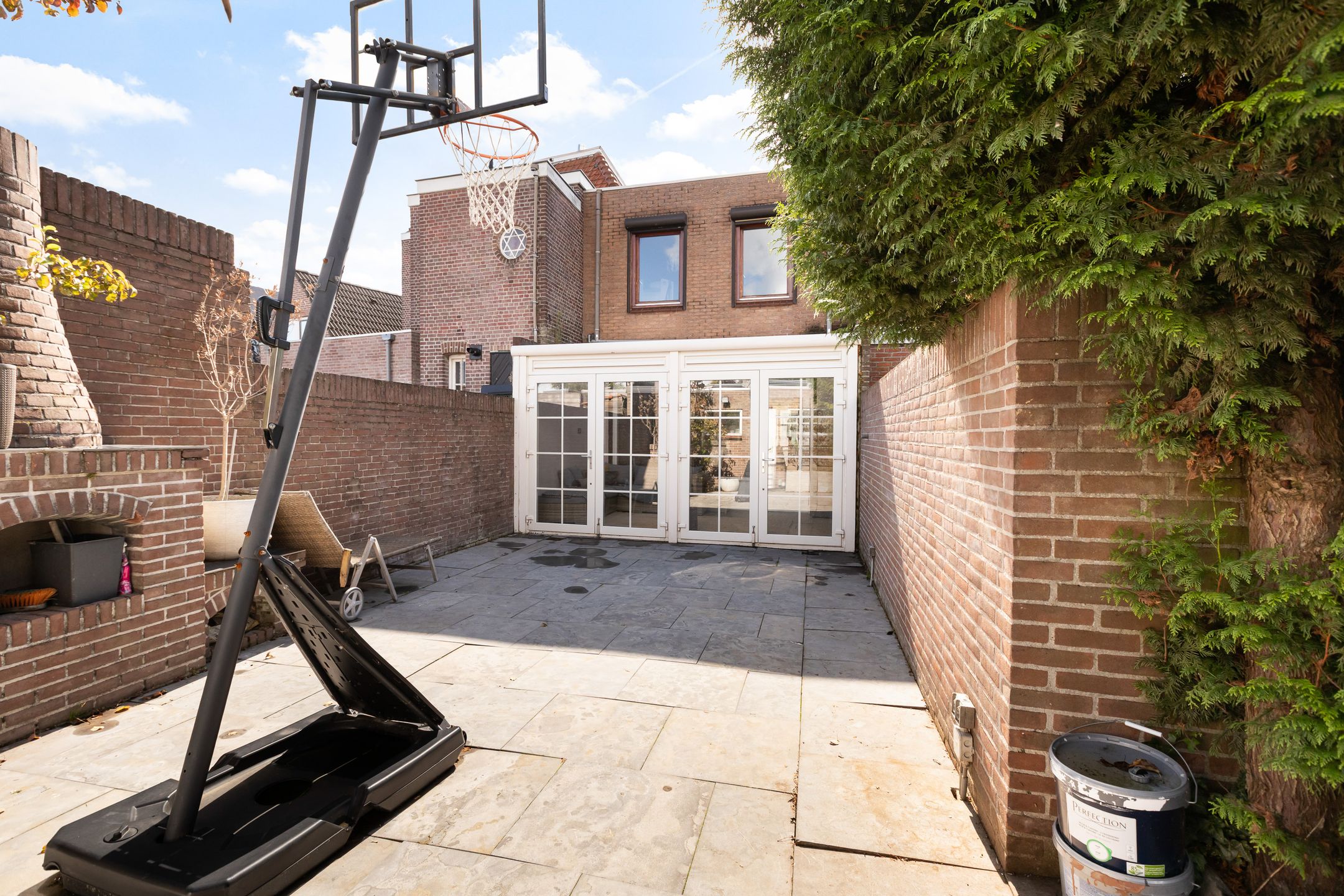 Photo 39 of Willemstraat 3