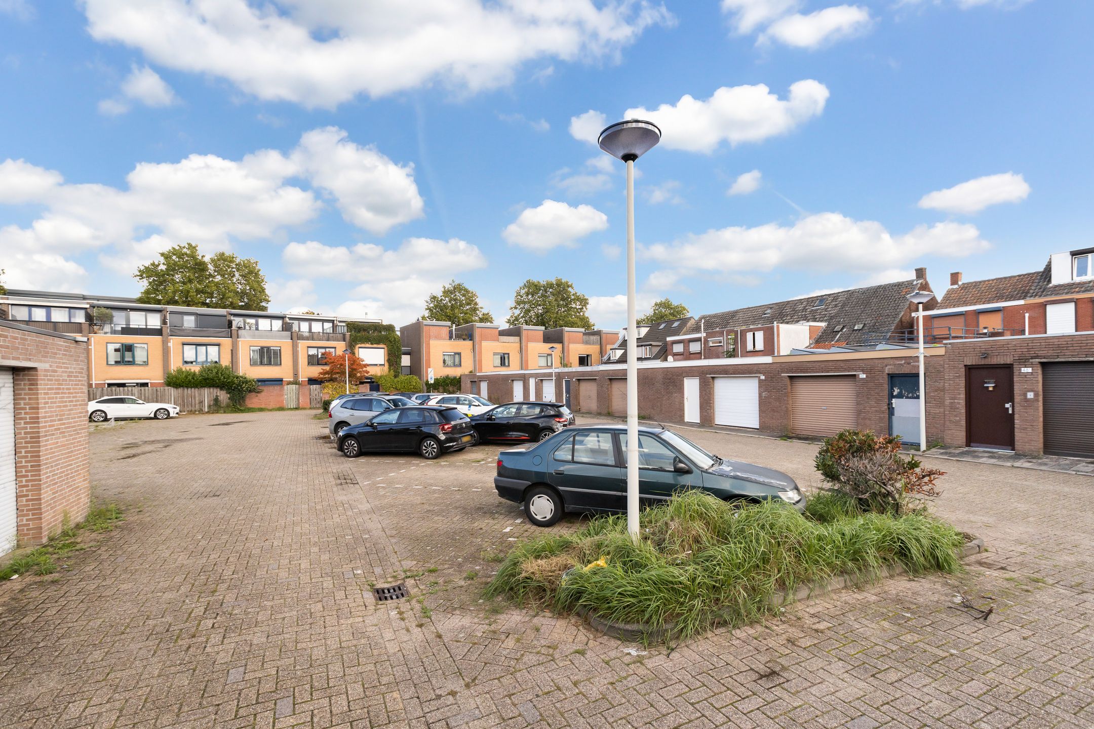 Photo 51 of Willemstraat 3