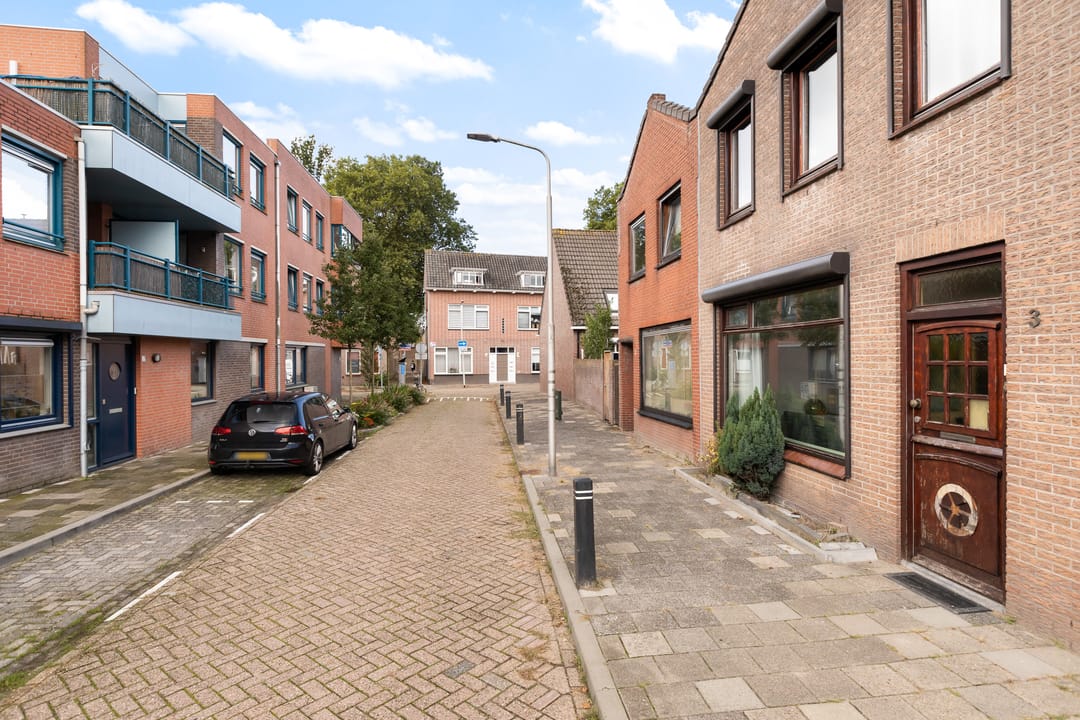 Photo 53 of Willemstraat 3
