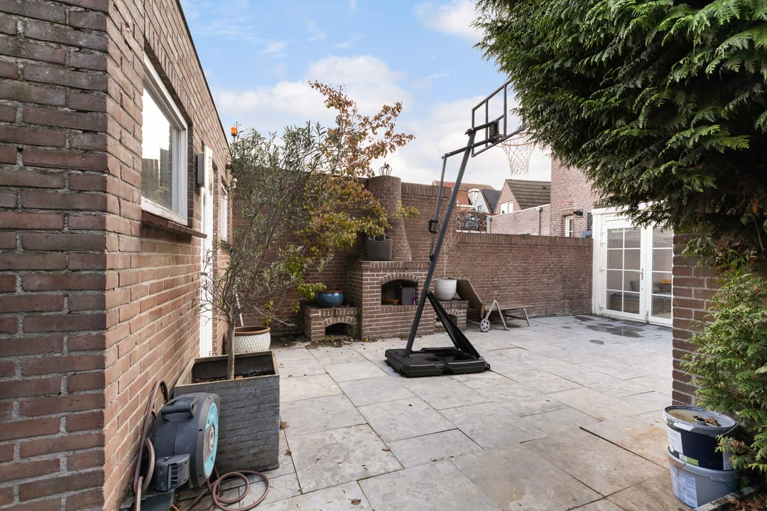 Photo 43 of Willemstraat 3