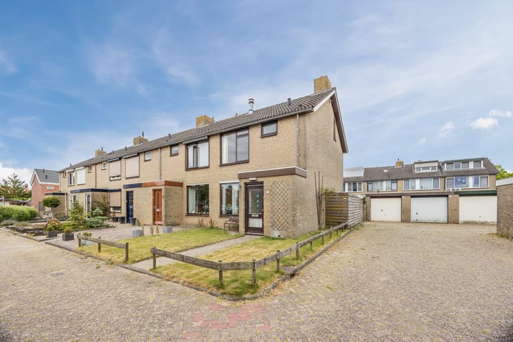 Hoekwoning te koop: Europastraat 76, Dinteloord