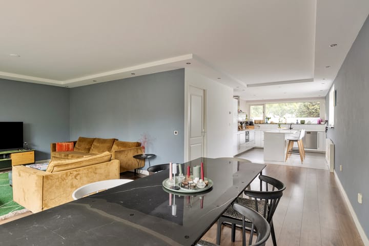 Twee-onder-één-kap te koop: Weissensingel 4, Amsterdam