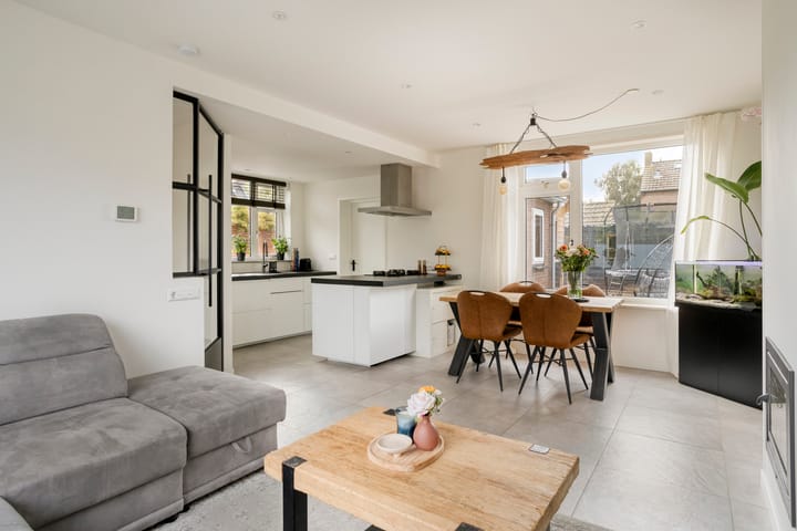 Twee-onder-één-kap te koop: Kempkesstraat 1, Nieuwaal