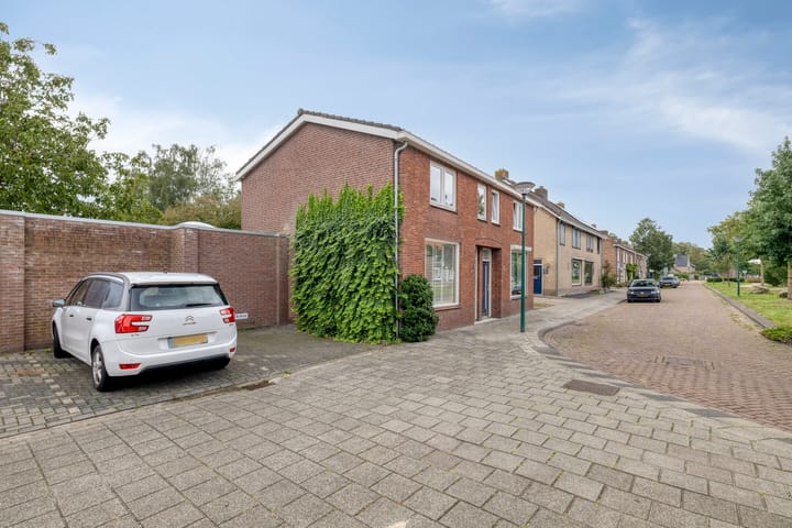 Twee-onder-één-kap te koop: Crispijnstraat 1, Kaatsheuvel