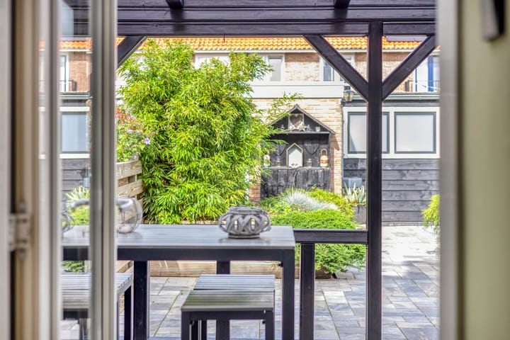 Tussenwoning te koop: Van IJsendijkstraat 83, Purmerend