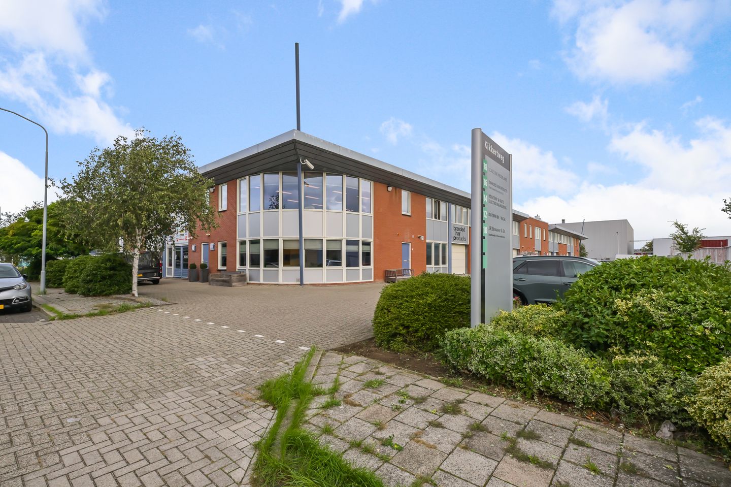 Bekijk foto 2 van Kikkertweg 18