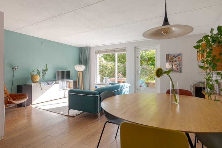 Tussenwoning te koop: Schildwachtstraat 49, Zwolle