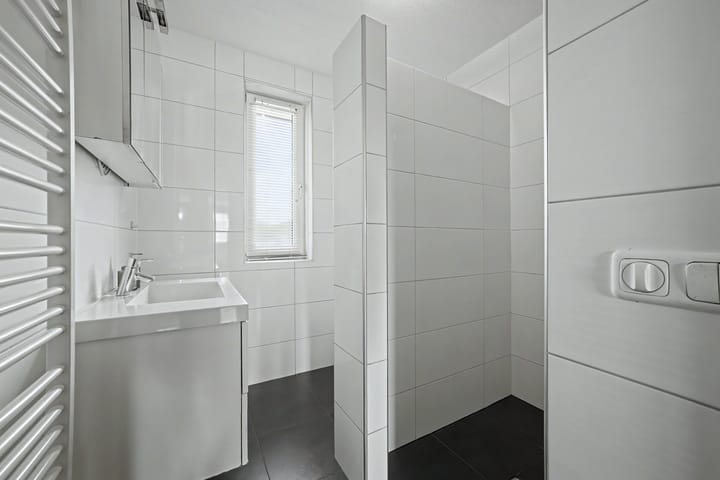 Tussenwoning te koop: De Savornin Lohmanstraat 1A, Wierden