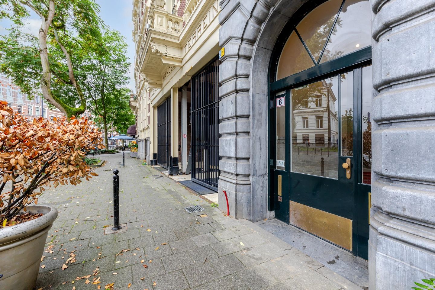 Bekijk foto 4 van Van Vollenhovenstraat 15