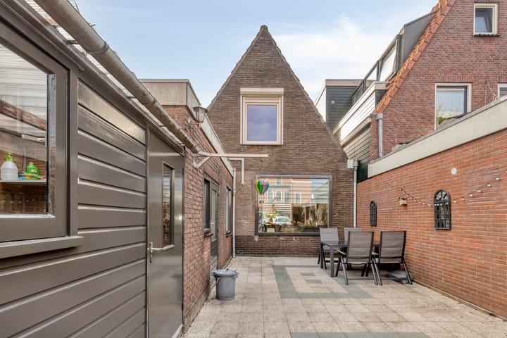 Foto 2 van Dirkslandstraat 8