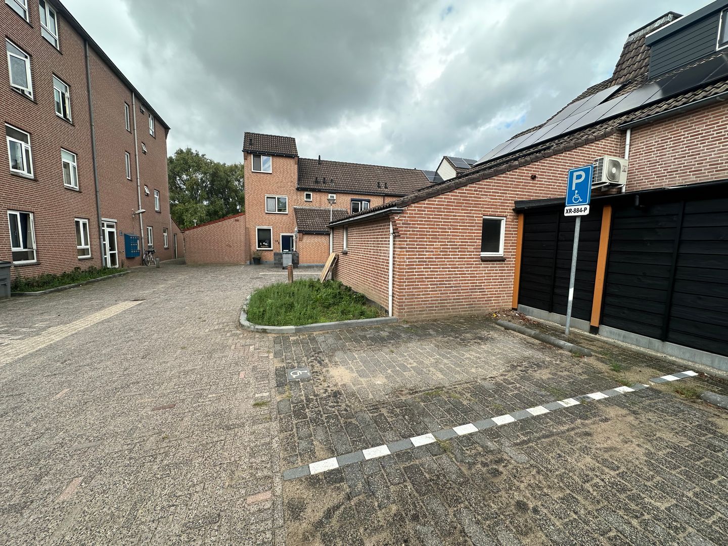 Bekijk foto 4 van Bessenmaat 27