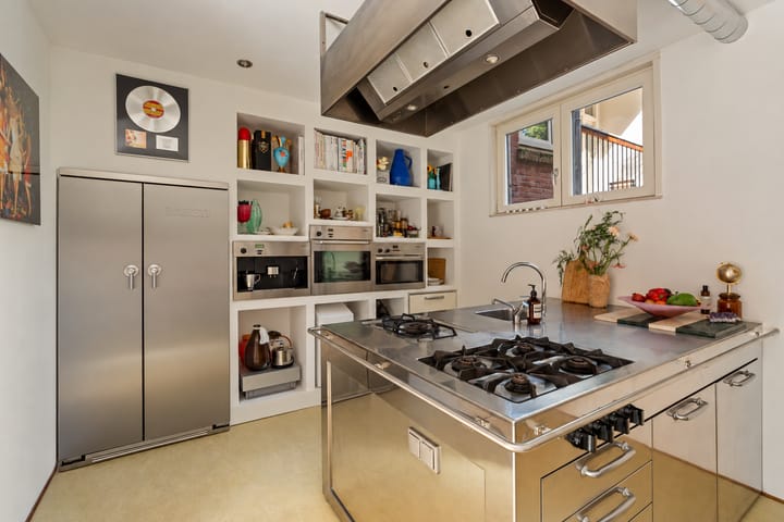 Studio te koop: Opzoomerstraat 4A, Rotterdam
