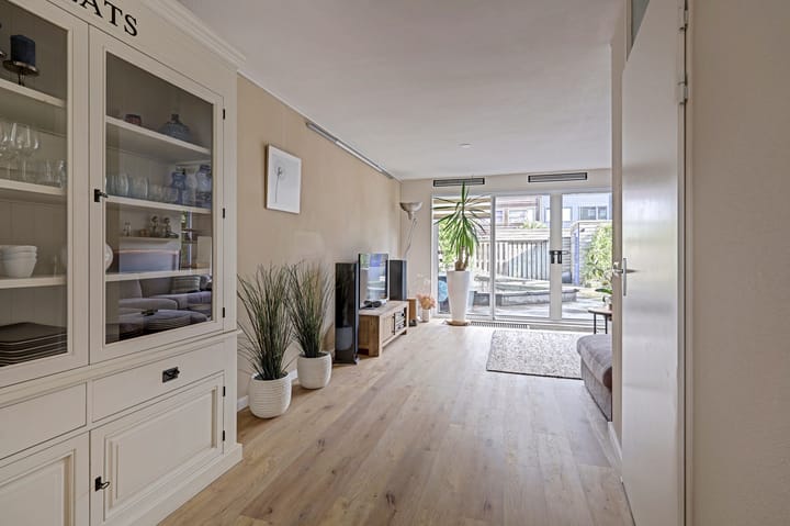 Hoekwoning te koop: Hoogvlietsekerksingel 334, Hoogvliet Rotterdam
