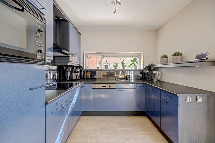 Hoekwoning te koop: Hoogvlietsekerksingel 334, Hoogvliet Rotterdam