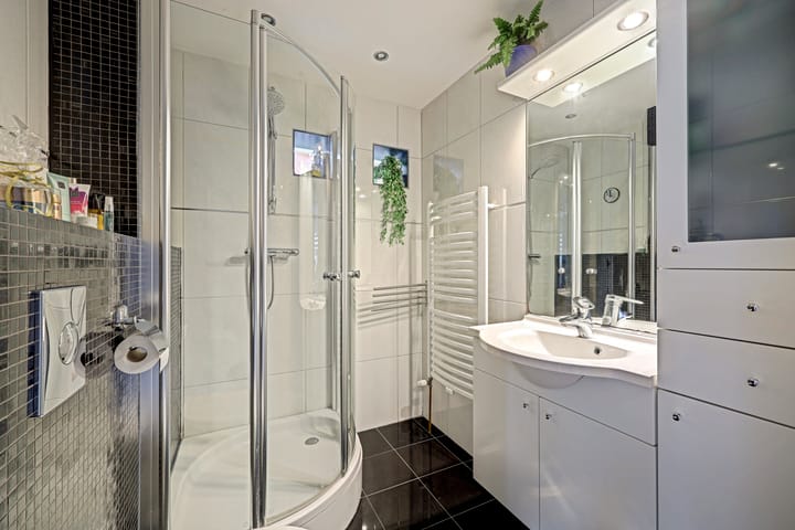 Hoekwoning te koop: Hoogvlietsekerksingel 334, Hoogvliet Rotterdam