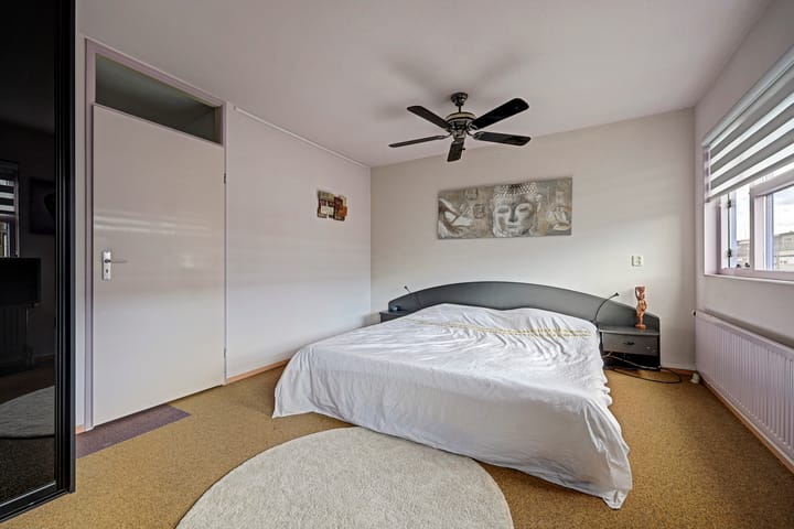 Hoekwoning te koop: Hoogvlietsekerksingel 334, Hoogvliet Rotterdam