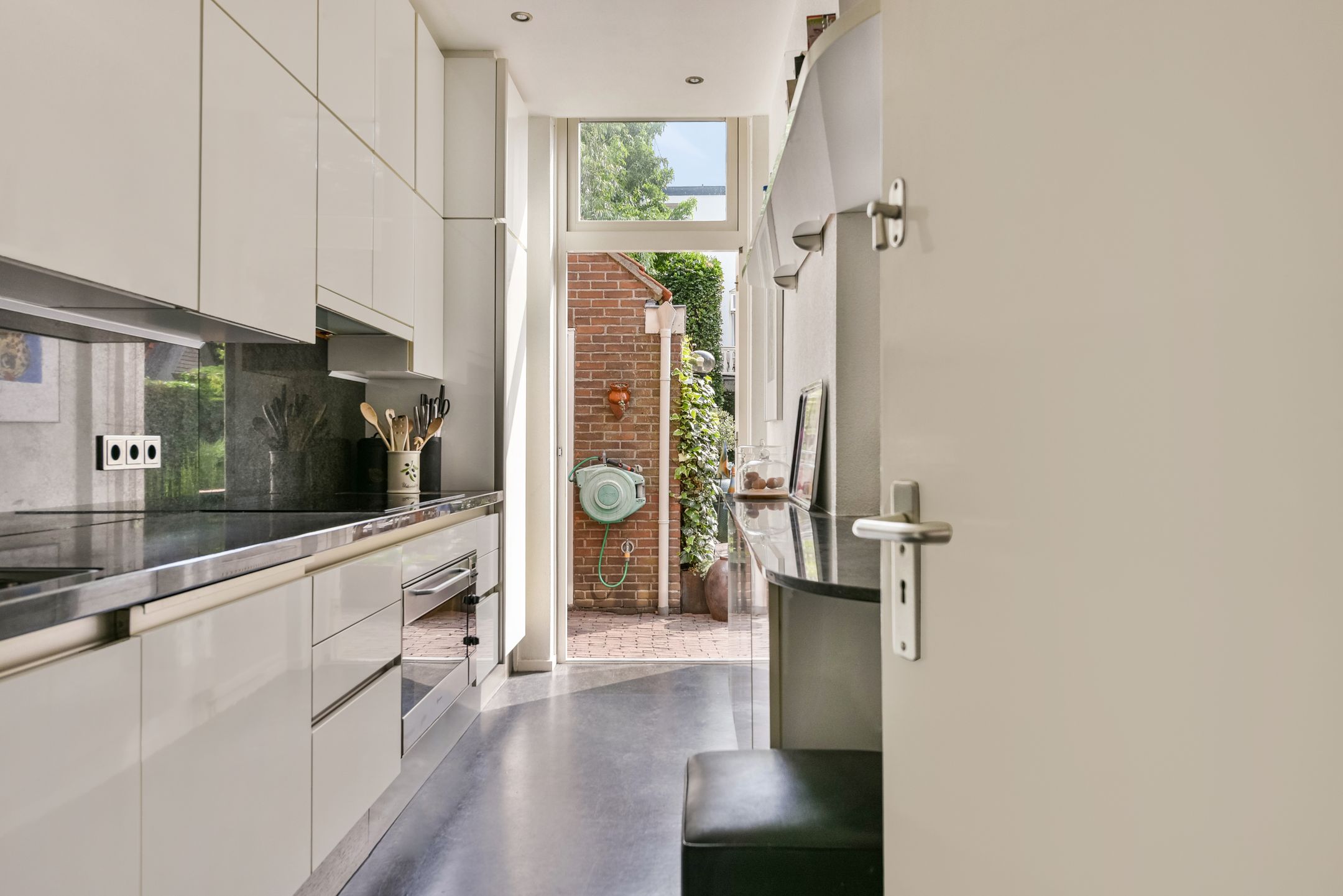 Photo 18 of Joannes van Dieststraat 8