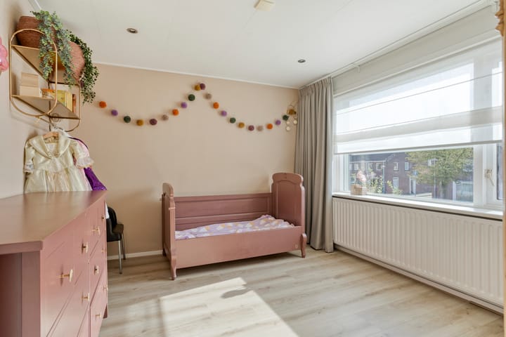 Twee-onder-één-kap te koop: Leo XIII-straat 29, Kaatsheuvel