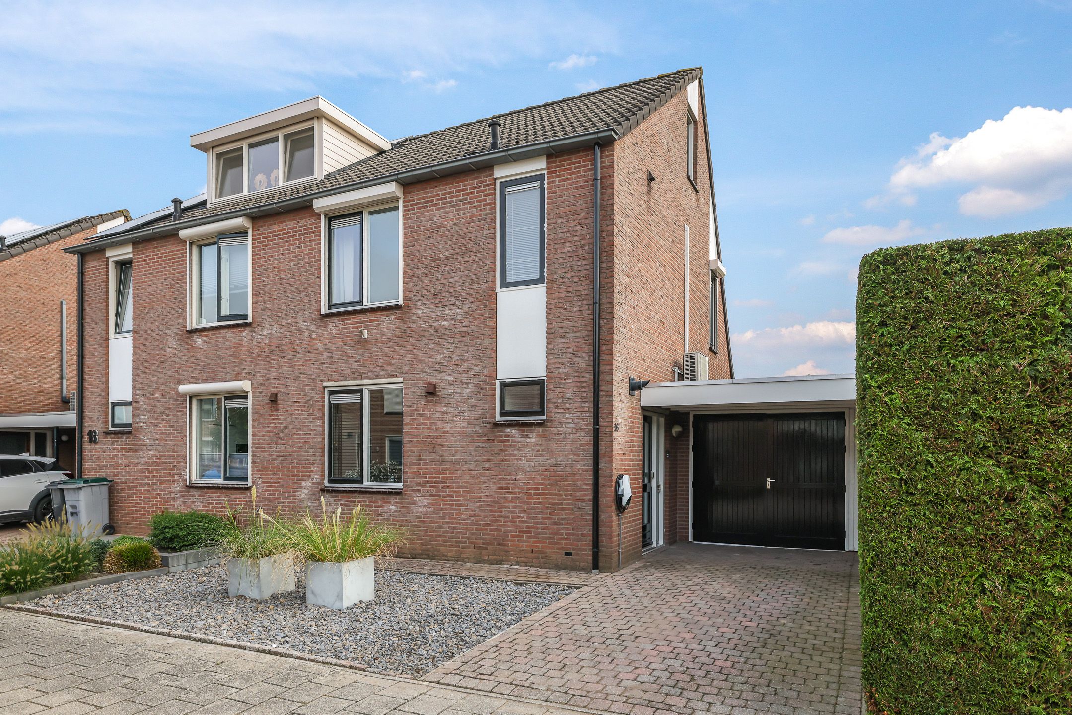 Photo 6 of Schoutstraat 16