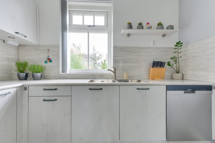 Tussenwoning te koop: Oprijlaan 24, De Goorn
