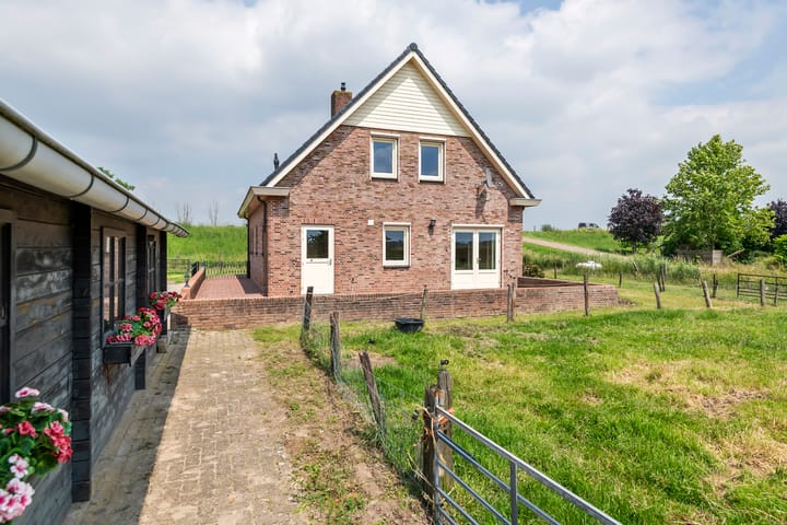Vrijstaande woning te koop: Rijnbandijk 17, Ingen