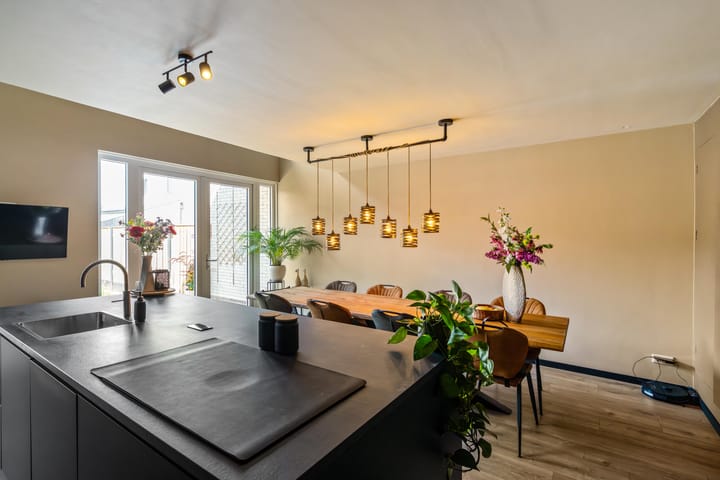 Tussenwoning te koop: De Wouden 66, Assen
