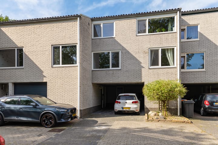 Tussenwoning te koop: De Wouden 66, Assen
