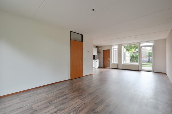 Tussenwoning te koop: Havikskruid 87, Zeewolde