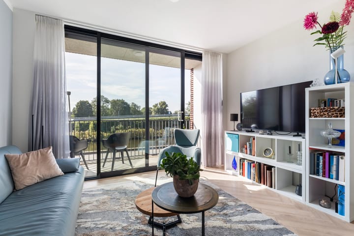 Appartement te koop: van Schouwenburgstraat 3-102, Sneek