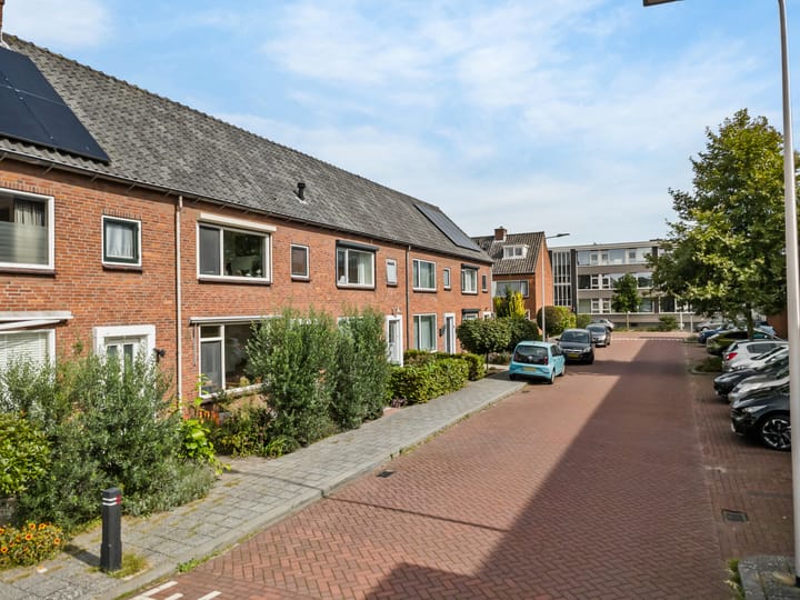 Twee-onder-één-kap te koop: Sperwerstraat 3, Alphen Aan Den Rijn
