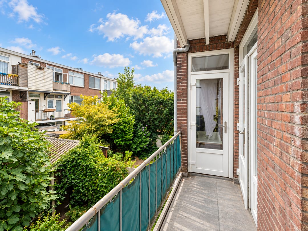 Photo 17 of Naarderstraat 97