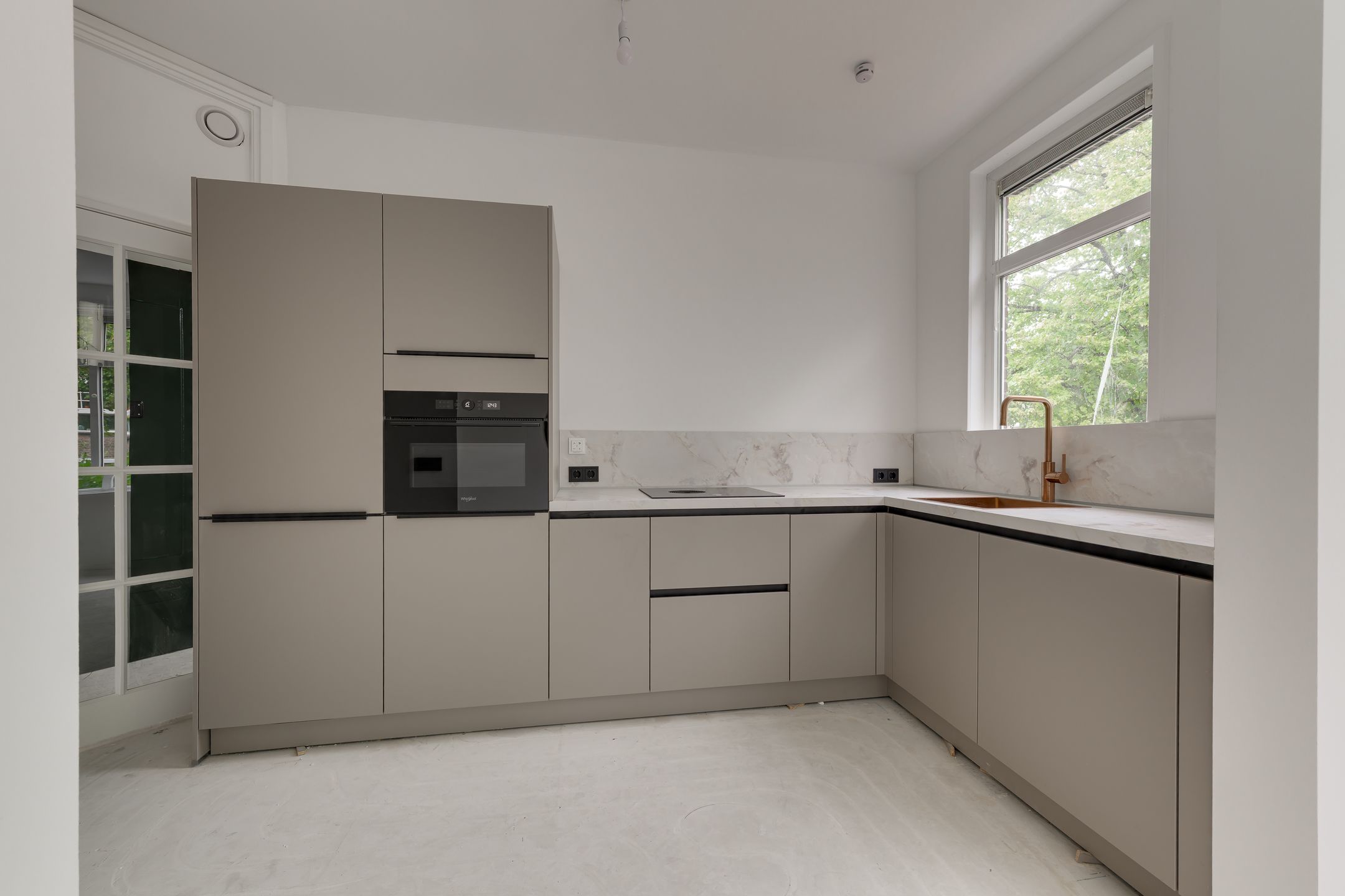 Photo 21 of Naarderstraat 97