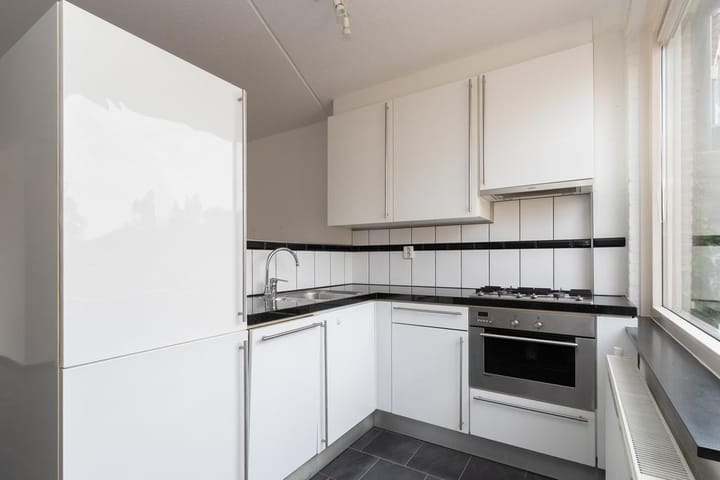 Tussenwoning te huur: Eem 74, Huizen