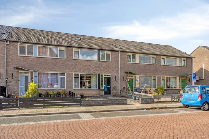 Tussenwoning te koop: Meidoornstraat 5, Brakel