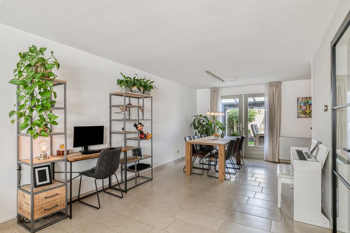 Tussenwoning te koop: Vaarsvelden 6, Best